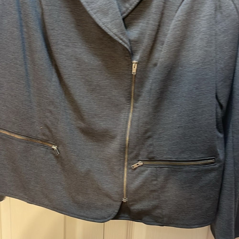 Asymmetrical zip up jacket - Picture 3 of 4